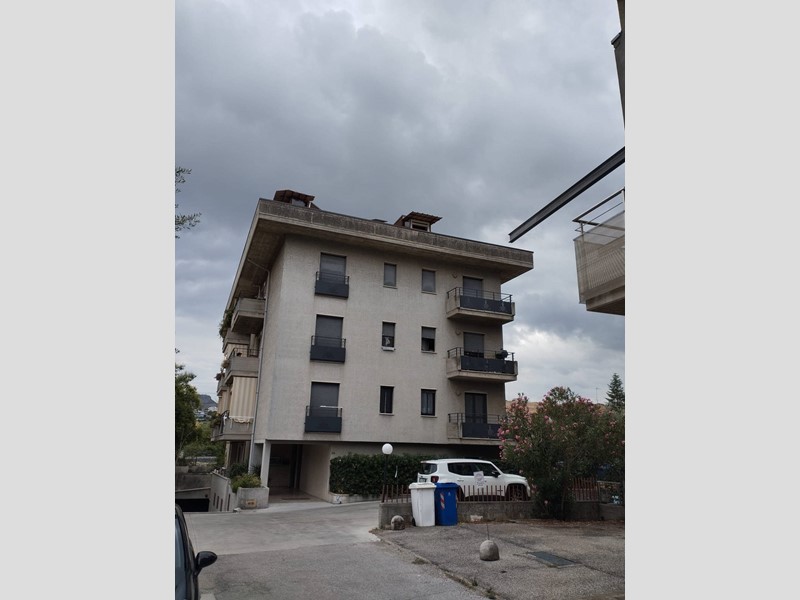 Quadrilocale in Affitto a Teramo, 550&euro;, 120 m²