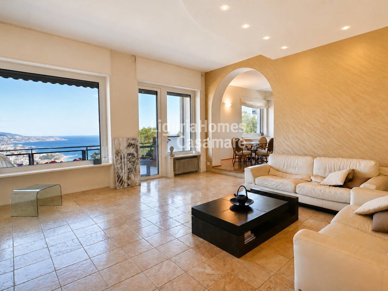 Appartamento in Vendita a Sanremo, 650'000&euro;, 161 m²