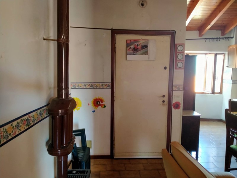 Bilocale in Vendita a Azzio, 34'000&euro;, 55 m²