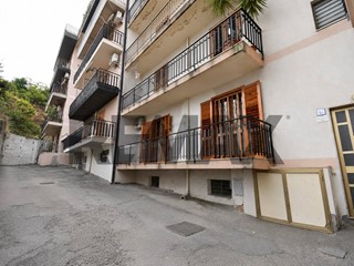 Quadrilocale in Vendita a Aci Catena, 79'000&euro;, 109 m²