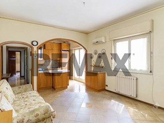 Appartamento in Vendita a Catania, 180'000&euro;, 148 m²