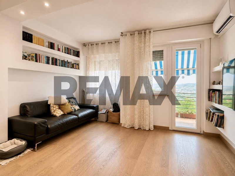 Quadrilocale in Vendita a Ancona, 249'000&euro;, 125 m²