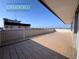 Attico in Affitto a Vercelli, 1'100&euro;, 170 m²