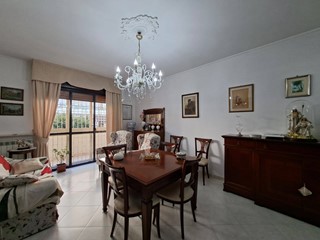 Quadrilocale in Vendita a Caserta, 236'000&euro;, 143 m²