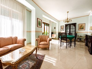 Quadrilocale in Vendita a Catanzaro, 325'000&euro;, 145 m²