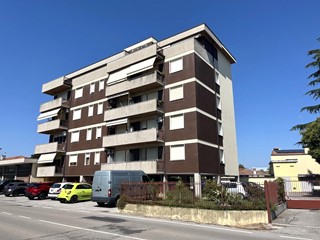 Appartamento in Vendita a Pordenone, 135'000&euro;, 121 m²