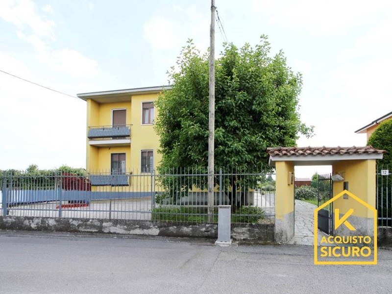 Trilocale in Vendita a Vimercate, 219'000&euro;, 95 m²