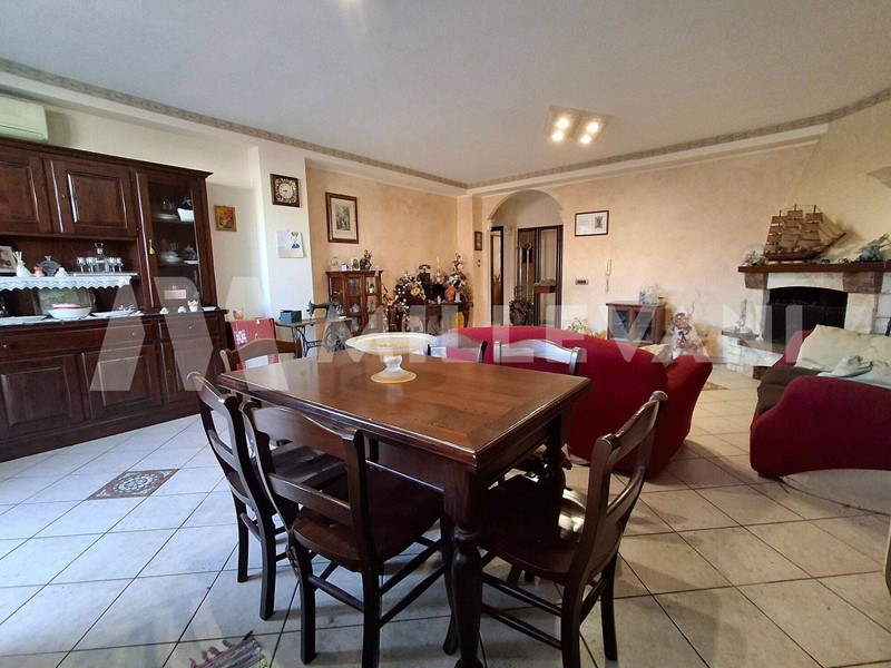 Appartamento in Vendita a Pozzallo, 180'000&euro;, 110 m²