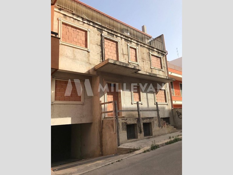 Appartamento in Vendita a Pozzallo, 150'000&euro;, 260 m²