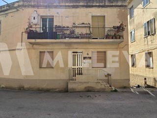 Appartamento in Vendita a Modica, 75'000&euro;, 105 m²