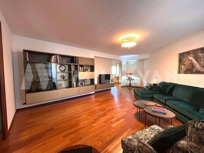 Appartamento in Vendita a Modica, 285'000&euro;, 200 m²