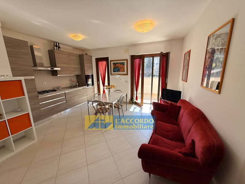 Appartamento in Affitto a Chieti, 260&euro;, 107 m²