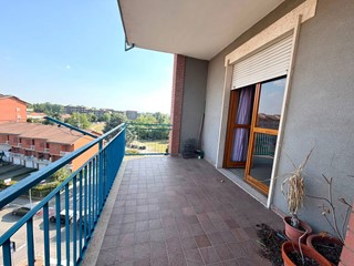 Appartamento in Vendita a Alessandria, 100'000&euro;, 147 m²