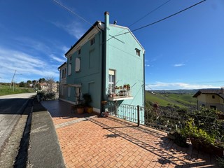 Appartamento in Vendita a Fermo, 65'000&euro;, 83 m²