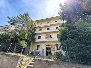 Quadrilocale in Vendita a Monte Urano, 75'000&euro;, 93 m²