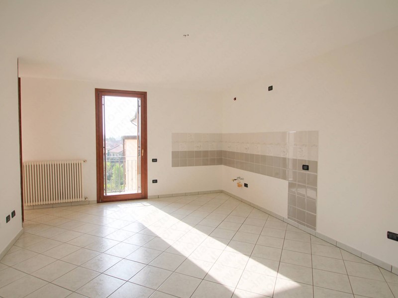 Trilocale in Vendita a Bergantino, 93'000&euro;, 87 m², con Box