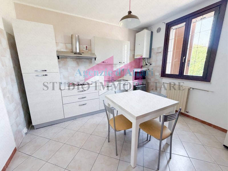 Appartamento in Affitto a Castelmassa, 350&euro;, 133 m²