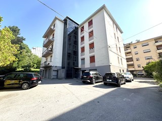 Appartamento in Vendita a Fabriano, 125'000&euro;, 130 m²
