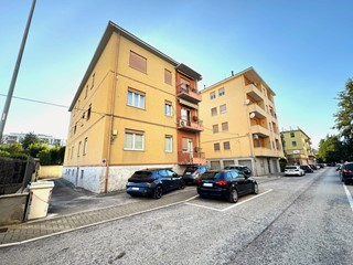 Appartamento in Vendita a Fabriano, 76'000&euro;, 100 m²