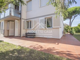Quadrilocale in Vendita a Camaiore, 315'000&euro;, 84 m²