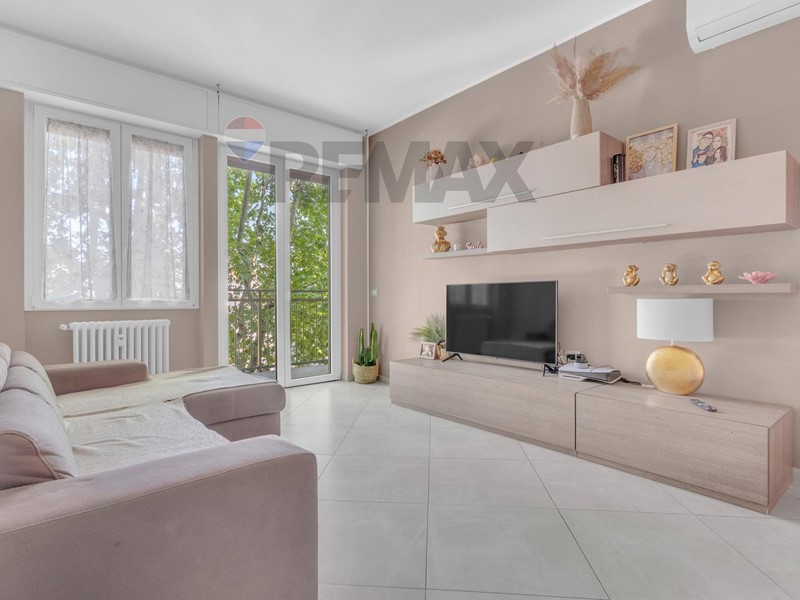 Trilocale in Vendita a Rho, 264'000&euro;, 104 m²