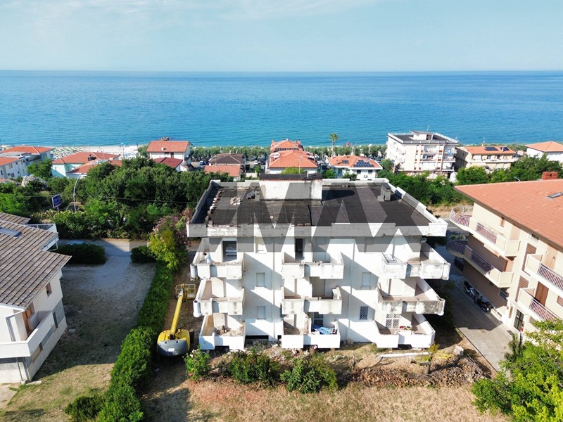 Quadrilocale in Vendita a Fossacesia, 125'000&euro;, 81 m², con Box