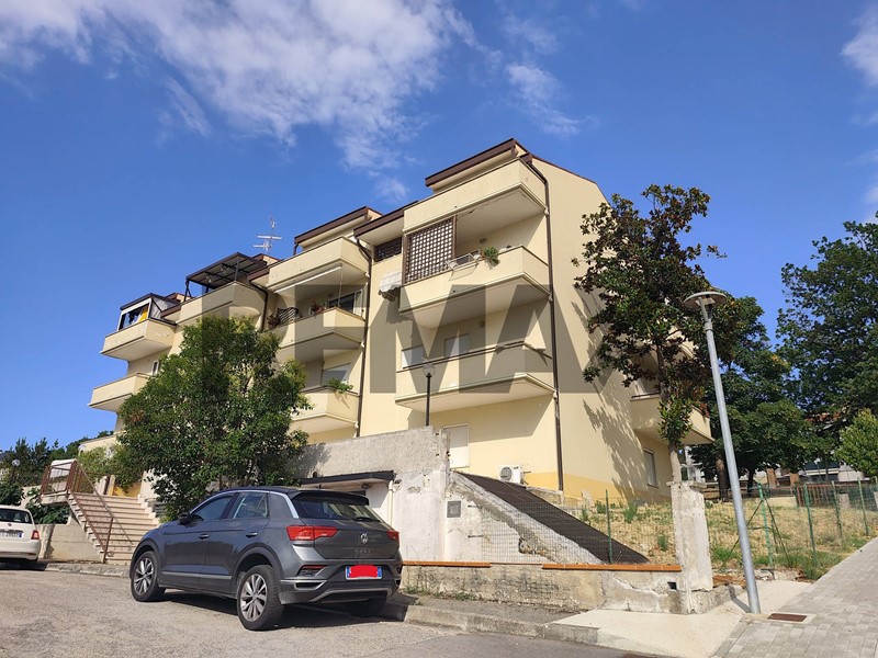 Appartamento in Vendita a Castel Frentano, 133'000&euro;, 136 m²
