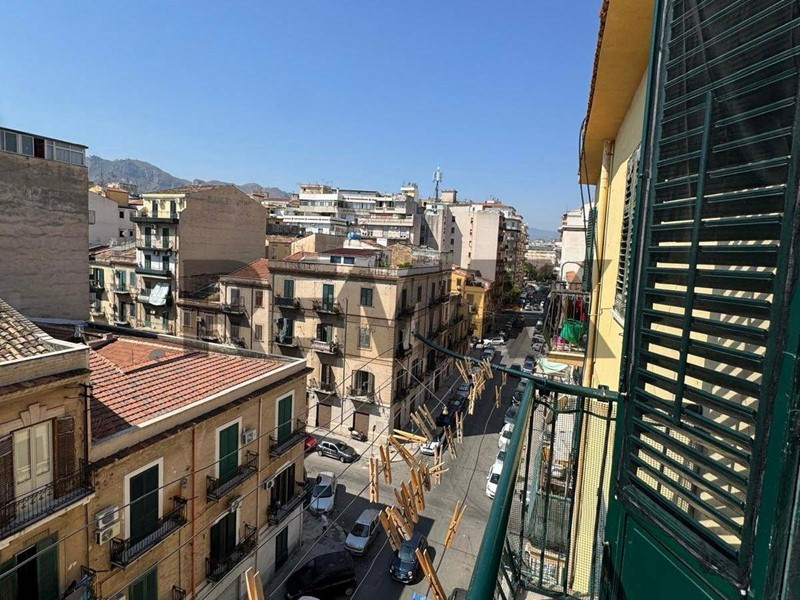Appartamento in Vendita a Palermo, 120'000&euro;, 95 m²