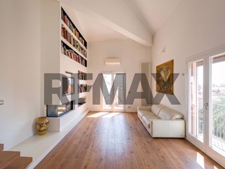 Attico in Vendita a Palermo, 810'000&euro;, 233 m²