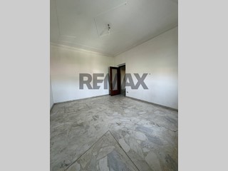 Appartamento in Vendita a San Giovanni la Punta, 89'000&euro;, 149 m²