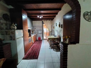 Appartamento in Vendita a Belpasso, 120'000&euro;, 155 m²