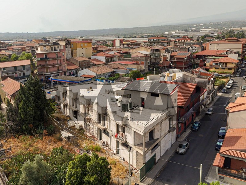 Appartamento in Vendita a Belpasso, 1'800'000&euro;, 3000 m²