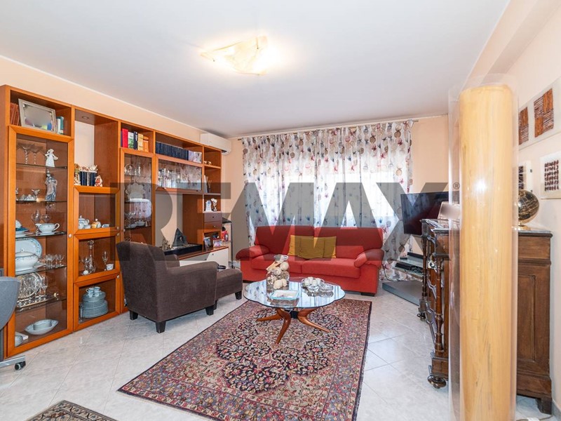 Trilocale in Vendita a Aci Catena, 139'000&euro;, 100 m²