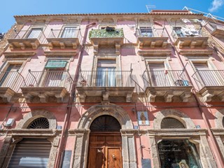 Appartamento in Vendita a Caltagirone, 115'000&euro;, 208 m²