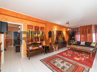 Appartamento in Vendita a Catania, 129'000&euro;, 136 m²