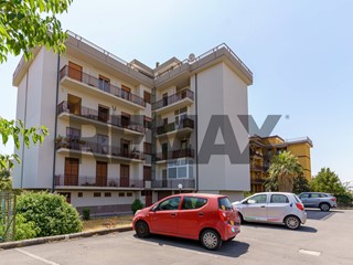 Appartamento in Vendita a Catania, 215'000&euro;, 147 m²