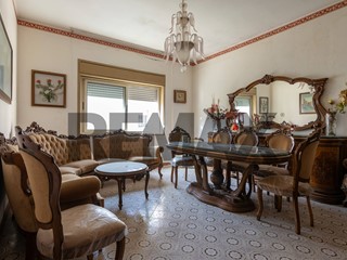 Appartamento in Vendita a Siracusa, 90'000&euro;, 102 m²