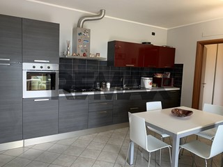Trilocale in Vendita a Trecate, 135'000&euro;, 83 m²