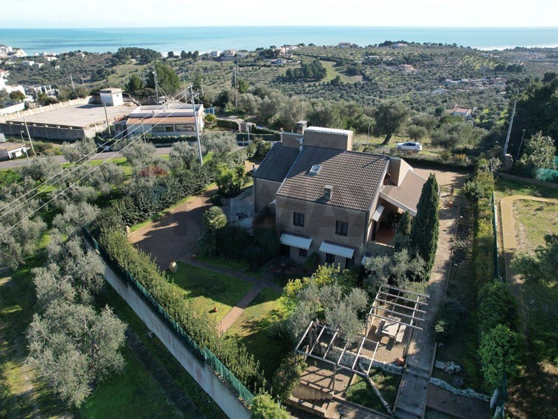 Appartamento in Vendita a Vieste, 541 m²