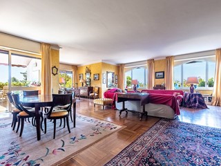 Appartamento in Vendita a Torino, 795'000&euro;, 335 m²
