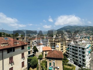 Appartamento in Vendita a Rapallo, 230'000&euro;, 96 m²