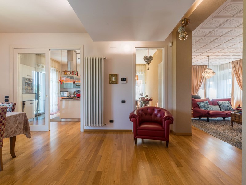 Appartamento in Vendita a Pesaro, 625'000&euro;, 290 m²