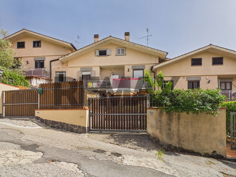 Trilocale in Vendita a Formello, 155'000&euro;, 71 m²