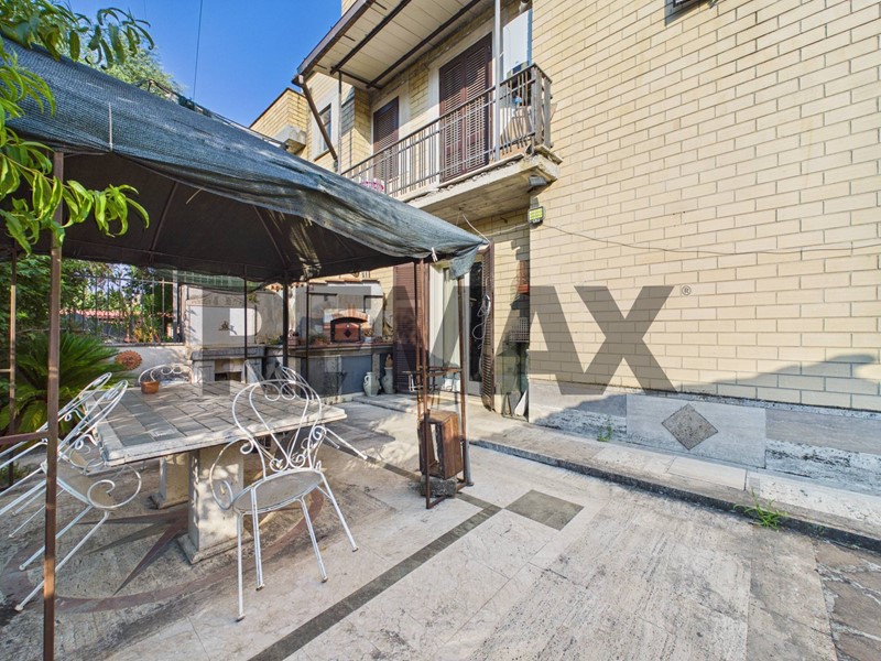 Trilocale in Vendita a Roma, 198'000&euro;, 87 m²