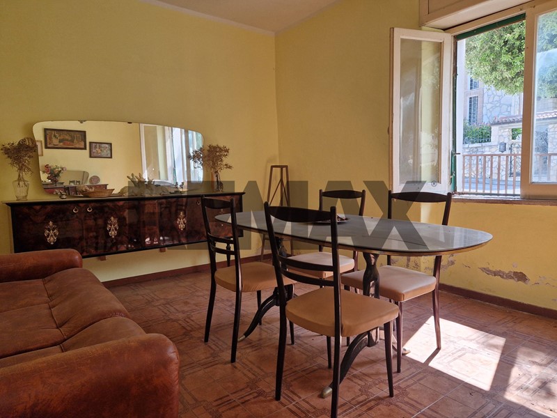 Appartamento in Vendita a Lettopalena, 50'000&euro;, 107 m²