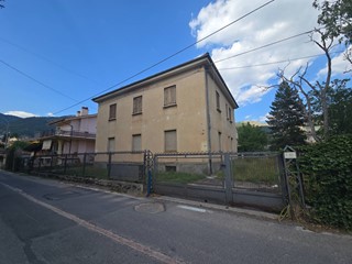 Appartamento in Vendita a Pizzoli, 39'000&euro;, 110 m²
