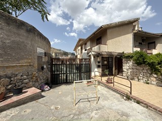 Appartamento in Vendita a Monreale, 179'000&euro;, 155 m²
