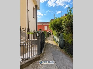 Trilocale in Vendita a Salerno, 90'000&euro;, 95 m²