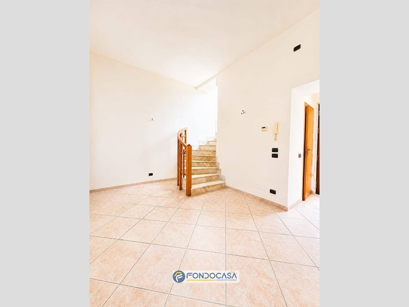 Bilocale in Vendita a Baronissi, 75'000&euro;, 75 m²