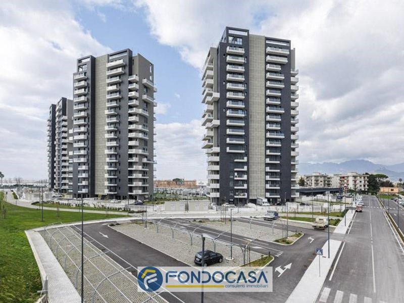 Appartamento in Affitto a Salerno, 3'500&euro;, 160 m²